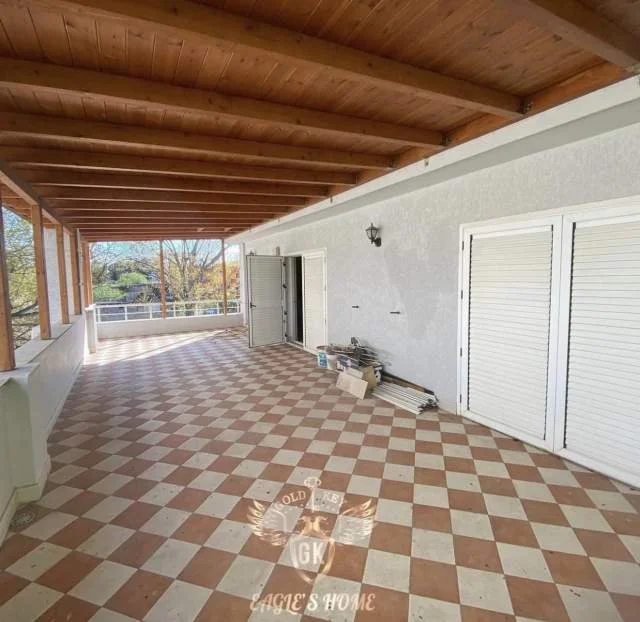 Durres, jap me qera Vile 3 Katshe Kati 3, 250 m² 650 Euro (🏡Lagja 13,Plazh Durres)