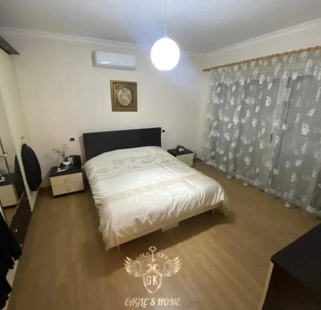 Durres, jap me qera Vile 3 Katshe Kati 3, 250 m² 650 Euro (🏡Lagja 13,Plazh Durres)