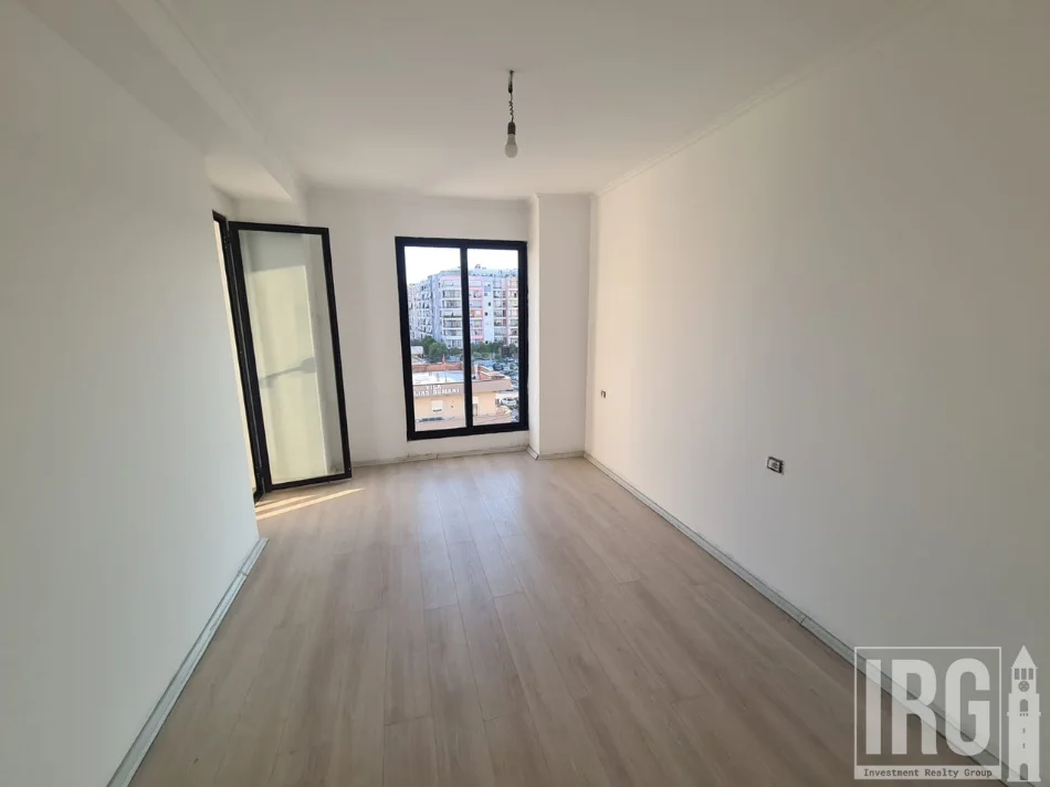 Tirane, shitet apartament 2+1+Aneks+Ballkon Kati 4, 106 m² 139.000 € (yzberisht)