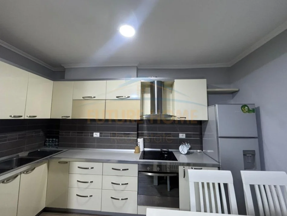 Tirane, jepet me qera apartament 2+1 Kati 5, 85 m² 470 € (OXHAKU)  OPP62782