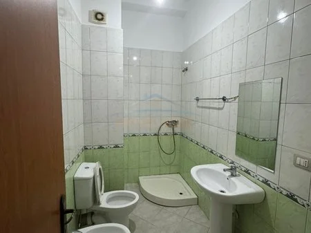 Tirane, shitet apartament 1+1 Kati 1, 69 m² 96.600 €