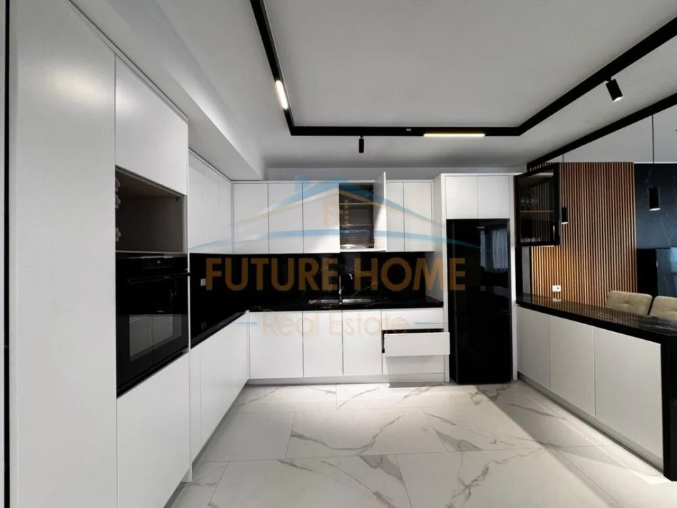 Durres, shitet apartament 3+1 Kati 6, 260 m² (Vollga)