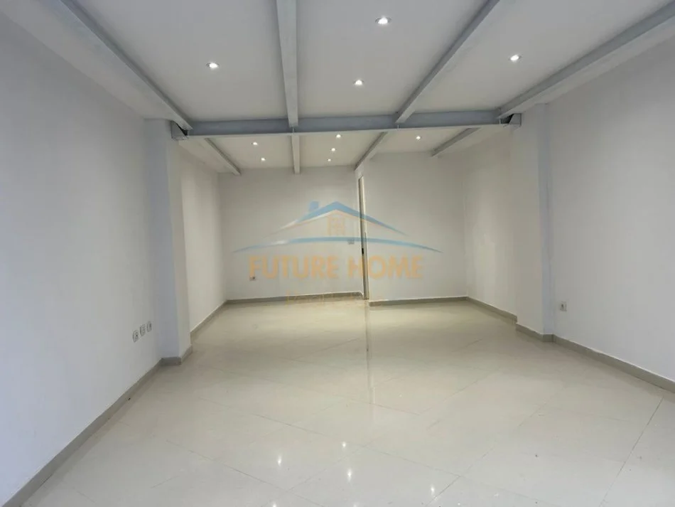 Tirane, jepet me qera ambjent biznesi Kati 0, 50 m² 500 € (Jordan Misja)