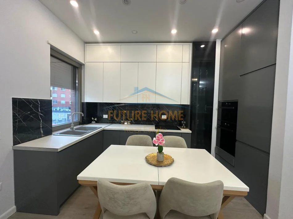 Tirane, jepet me qera apartament 2+1 Kati 1, 114 m² 1.200 € (Kompleksi Delijorgji)