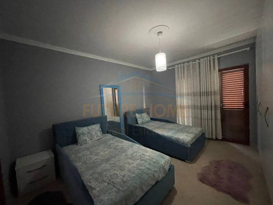 Tirane, shitet Vile 4+1+Aneks+Ballkon Kati 0, 400 m² 480.000 € 