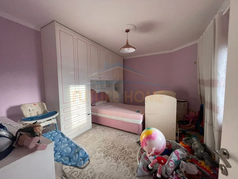 Tirane, shitet Vile 4+1+Aneks+Ballkon Kati 0, 400 m² 480.000 € 