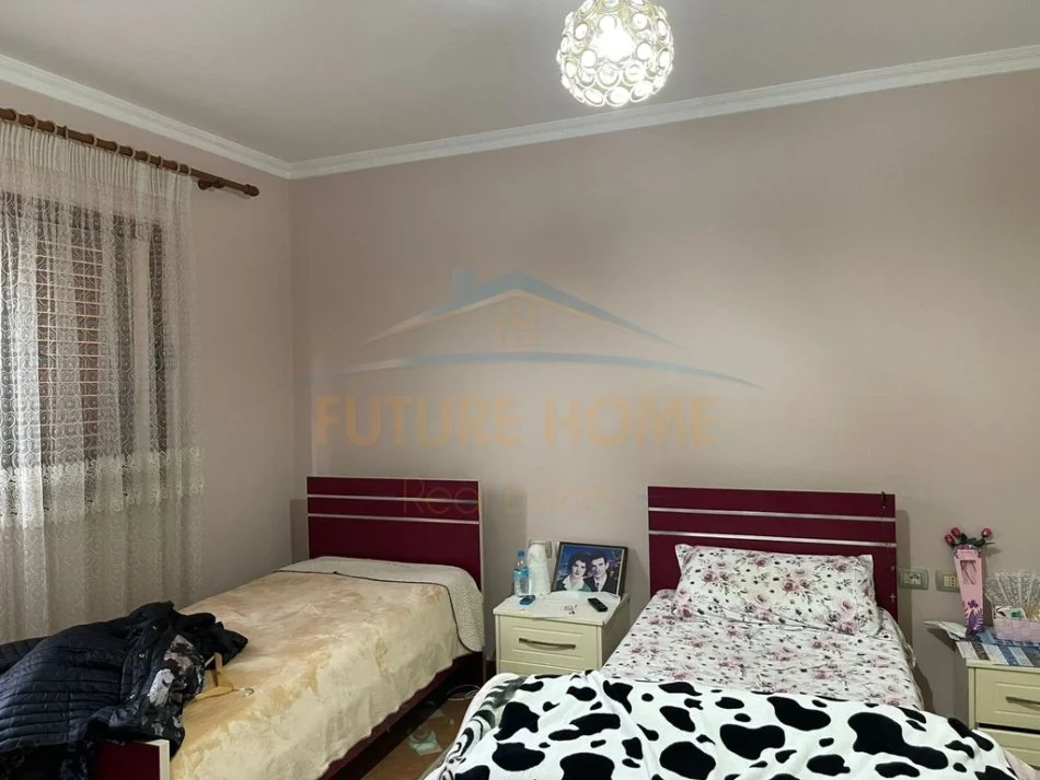 Tirane, shitet Vile 4+1+Aneks+Ballkon Kati 0, 400 m² 480.000 € 