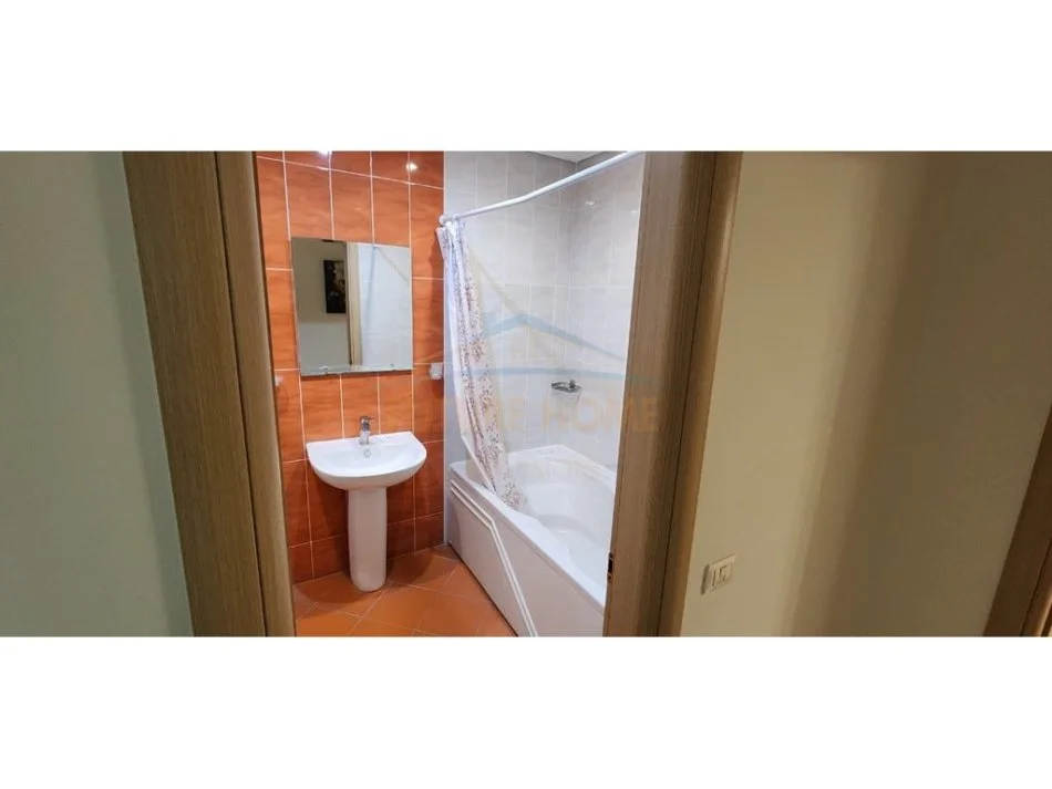 Tirane, jepet me qera apartament 2+1 Kati 4, 124 m² 850 € (Kopshti Zoologjik)