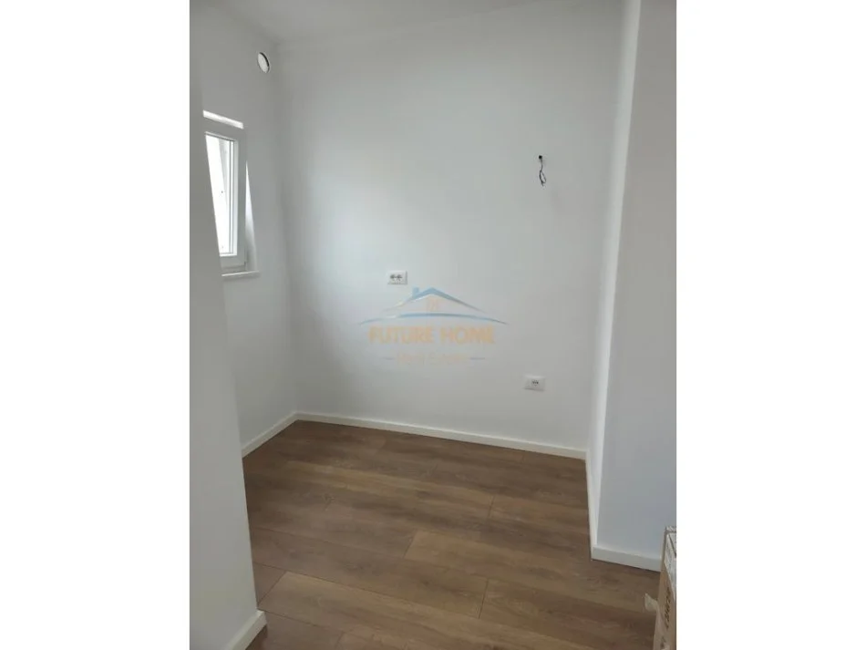 Shitet, Apartament 1+1, Tregu i ri elektrik, Tiranë.  (AREA62924)