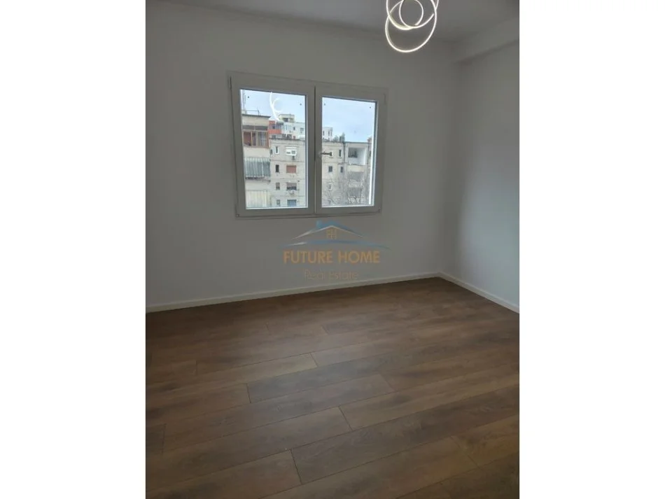 Tirane, shitet apartament 1+1 Kati 4, 35 m² 88.000 € (TREGU ELEKTRIK)