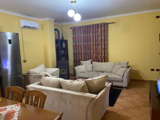 Tirane, jepet me qera apartament 2+1 Kati 2, 110 m² 700 Euro (21 Dhjetori)