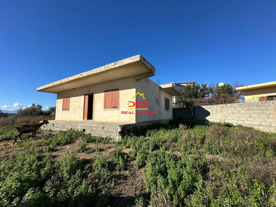 Vlore, shitet shtepi 2+1+Ballkon Kati 0, 115 m² 95.000 € (Babicë e Madhe)