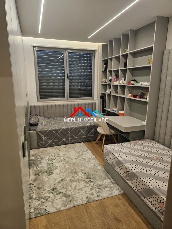 Tirane, jepet me qera apartament 2+1+Ballkon Kati 5, 113 m² 675 € (RRUGA MIKEL MARULI ,ASTIR)