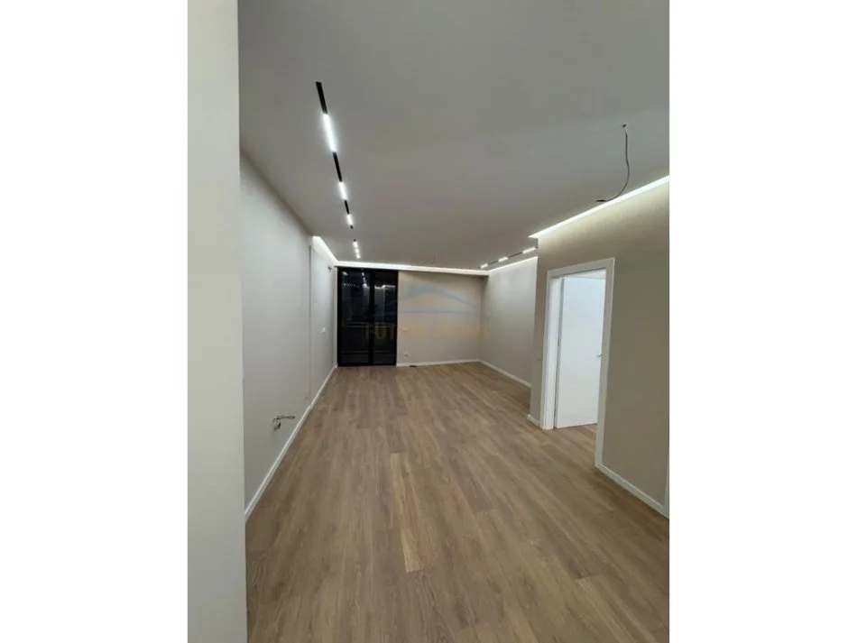 Tirane, shitet apartament 2+1 Kati 5, 104 m² 312.000 € (Mine Peza)