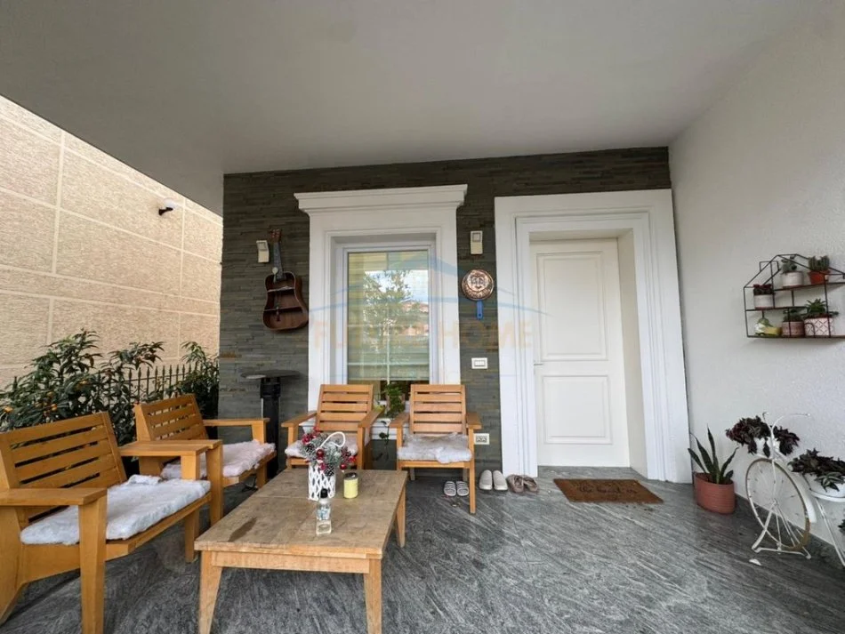 Tirane, shitet apartament 3 Katshe Kati 0, 320 m² 400.000 € 