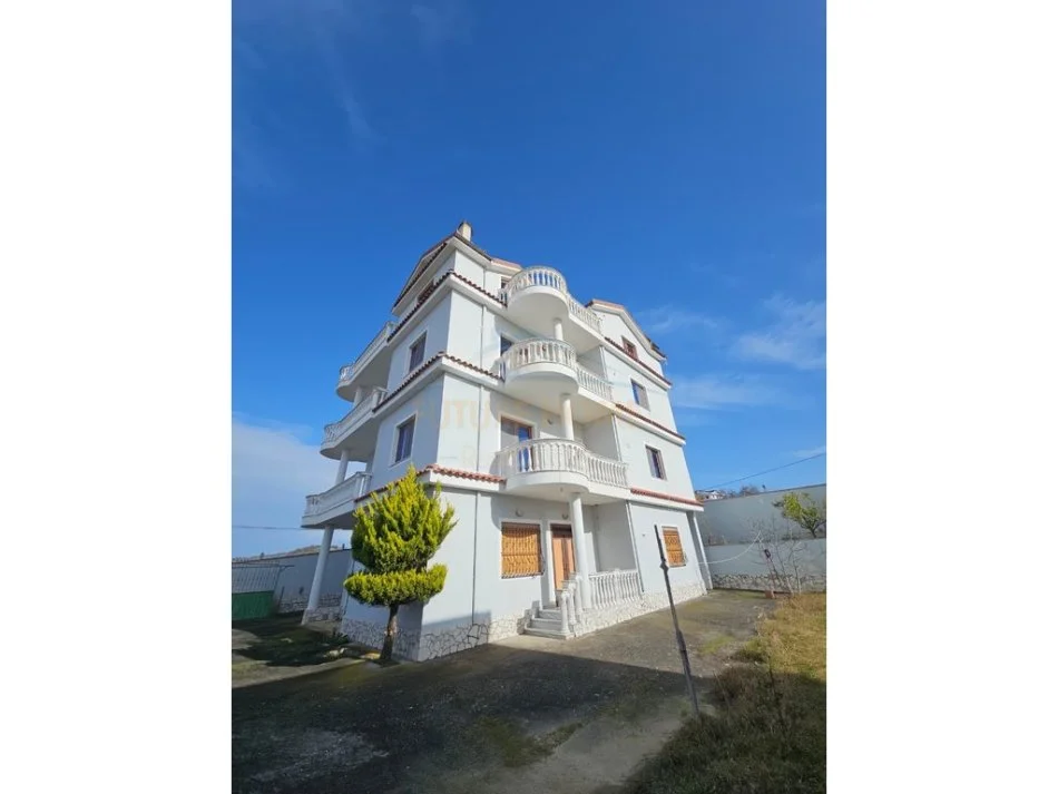 Tirane, shitet Vile 3 Katshe , 460 m² 650.000 € (Durres)