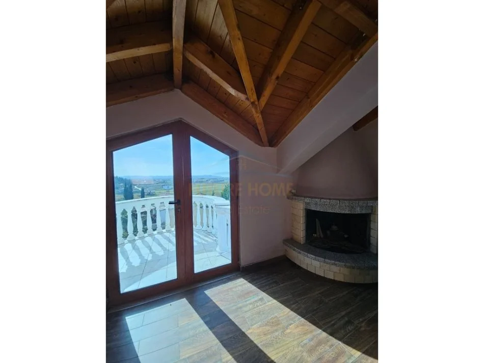 Tirane, shitet Vile 3 Katshe , 460 m² 650.000 € (Durres)