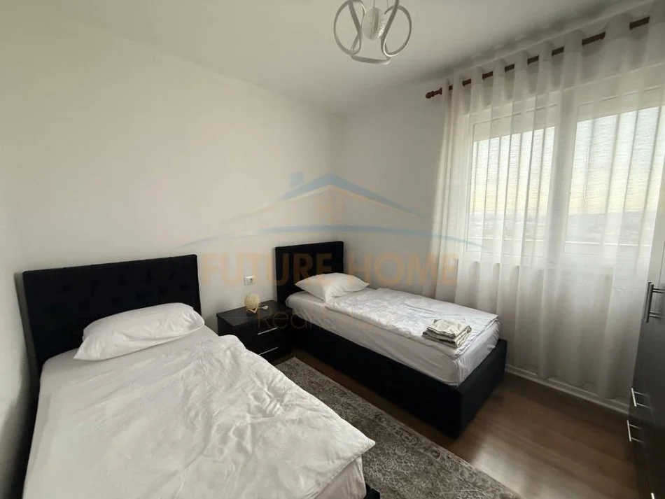 Tirane, jepet me qera apartament 2+1+Ballkon Kati 5, 80 m² 800 € (Rruga e Dibres, Tirane)