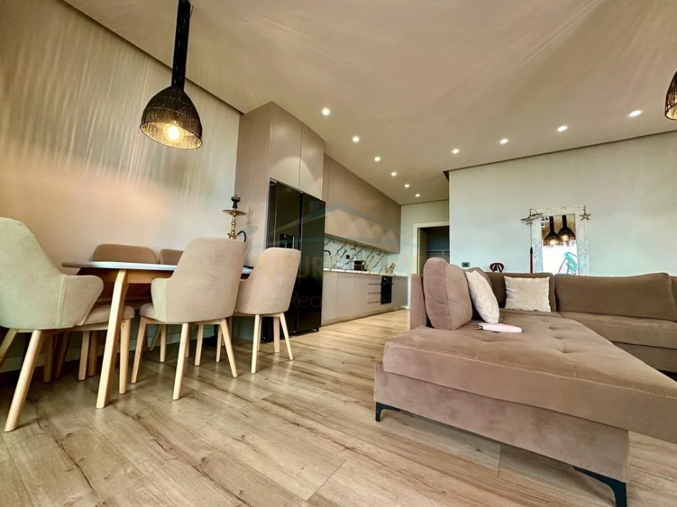 Vlore, shitet apartament 2+1+Ballkon Kati 1, 107 m² 550.000 € (Green Coast, Palase)