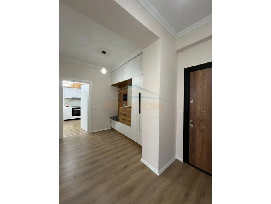 Tirane, jepet me qera apartament 2+1+Post Parkimi  Kati 5, 93 m² 650 € (URBAN GATE)