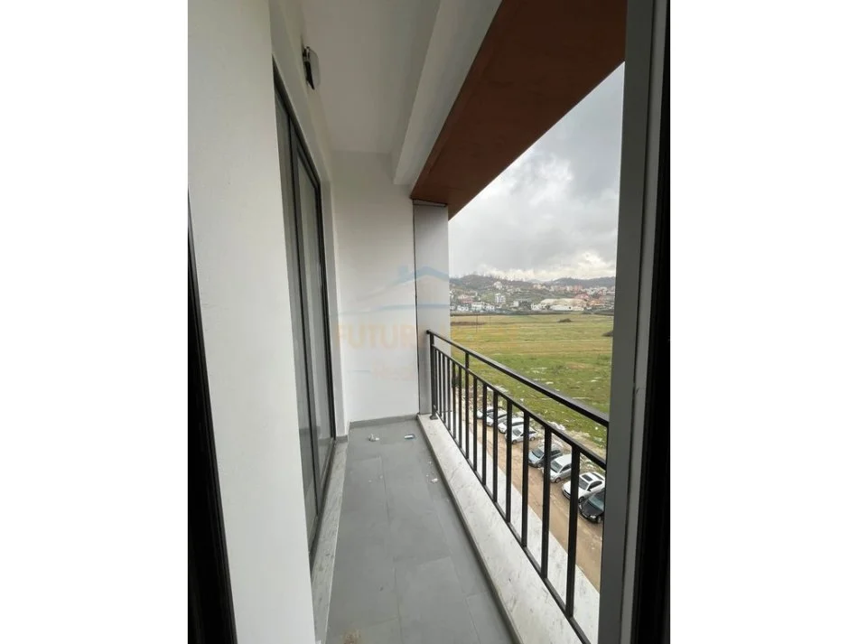 Tirane, jepet me qera apartament 2+1+Post Parkimi  Kati 5, 93 m² 650 € (URBAN GATE)