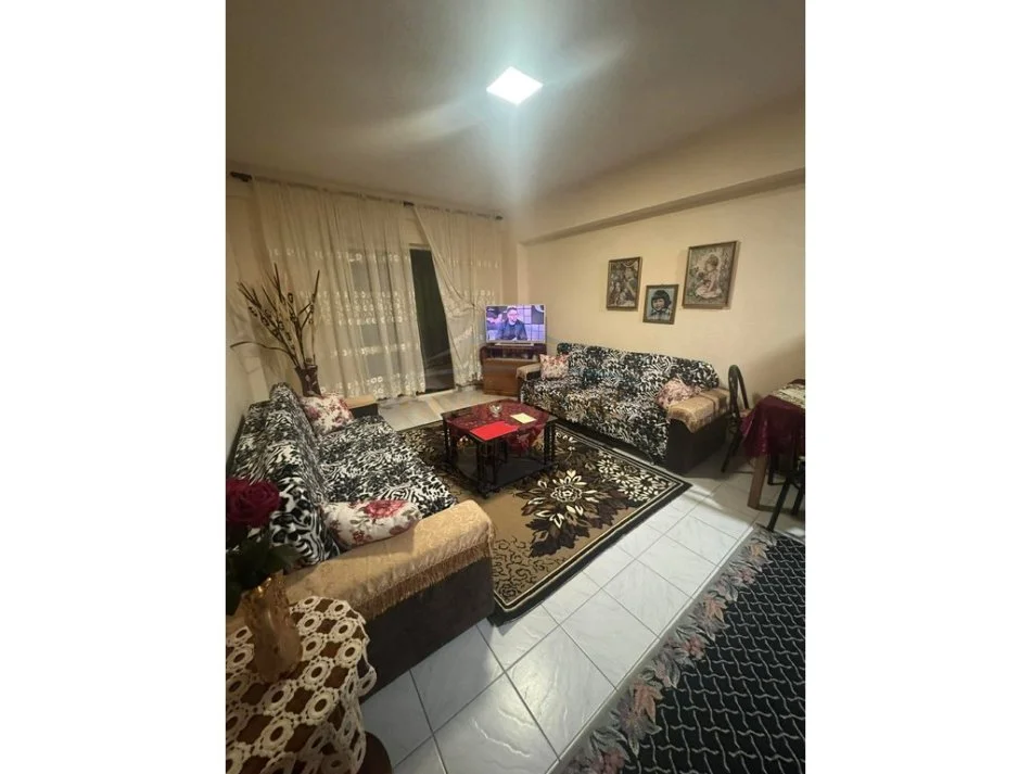 Tirane, shitet apartament 2+1+Ballkon Kati 1, 106 m² 255.000 € (Sheshi Wilson)