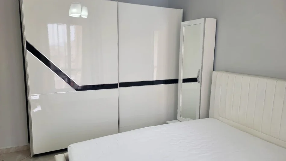 Tirane, jepet me qera apartament 1+1+Ballkon Kati 5, 70 m² 500 € (Astir)