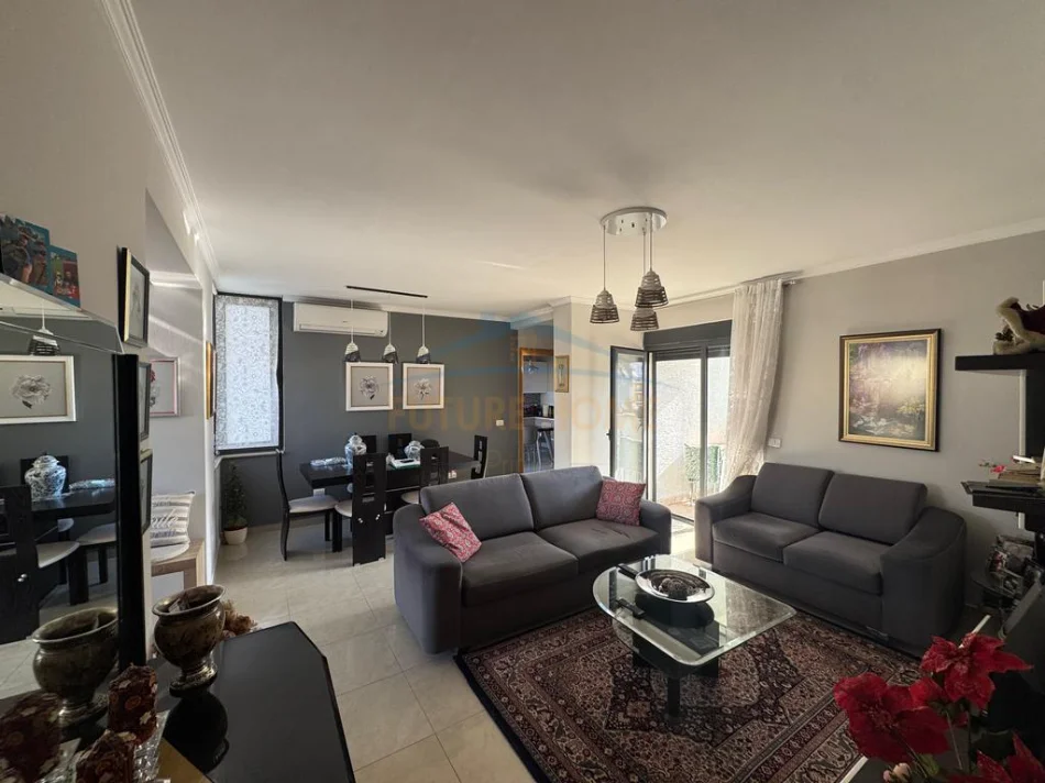 Tirane, shitet apartament 3+1+Ballkon Kati 6, 130 m² 416.000 € (Rruga e Kosovareve)