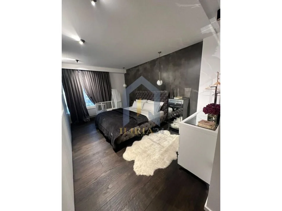 Tirane, shitet apartament 2+1+Ballkon Kati 4, 115 m² (Apartament 2+1+ post parkim me qira ne "Myslym Shyr")