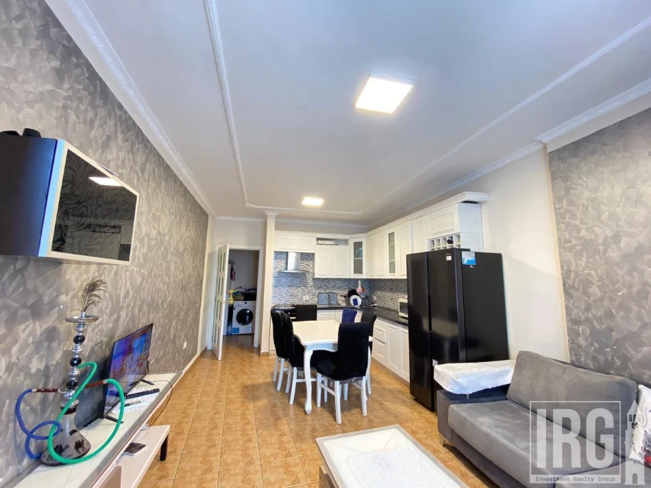 Tirane, jepet me qera apartament 2+1+Aneks+Ballkon Kati 8, 95 m² 500 € (yzberisht)