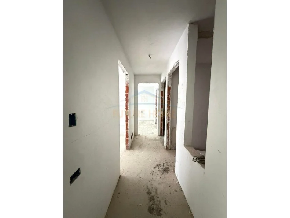 Tirane, shitet apartament 2+1+2+Ballkon Kati 1, 124 m² 220.000 € (Kompleksi Palladium)