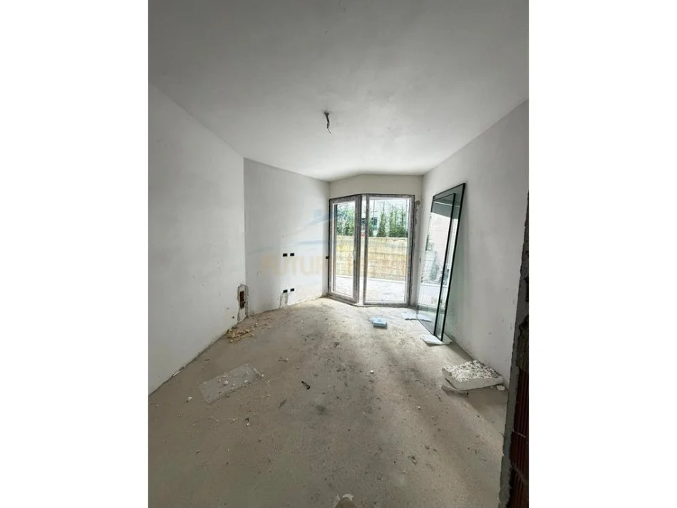 Tirane, shitet apartament 2+1+2+Ballkon Kati 1, 124 m² 220.000 € (Kompleksi Palladium)