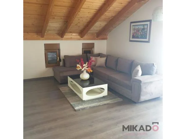 jepet me qera 379 m² 2.500 Euro