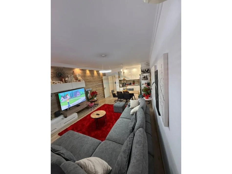 Tirane, shitet apartament 2+1+Ballkon Kati 5, 100 m² 185.000 € (Unaza e Re)