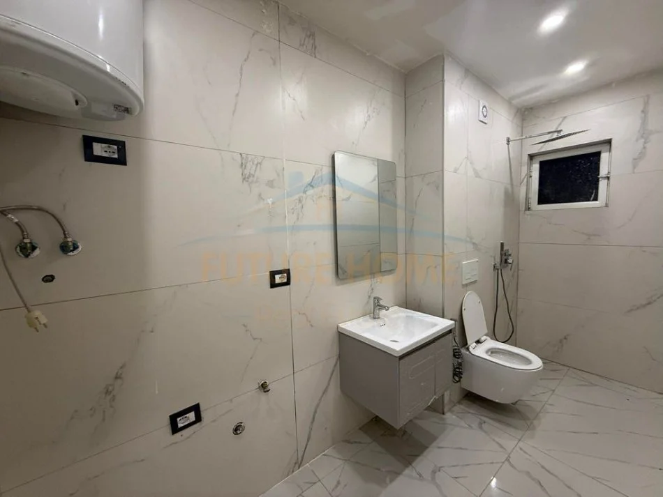 Shitet , Apartament 1+1, Komuna Parisit, Tirane 180,000 €, UNA58291