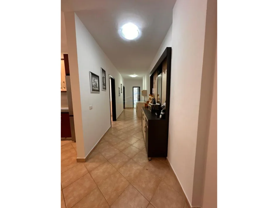 Vlore, shitet apartament 2+1+Ballkon Kati 6, 210.000 € (Lungomare)