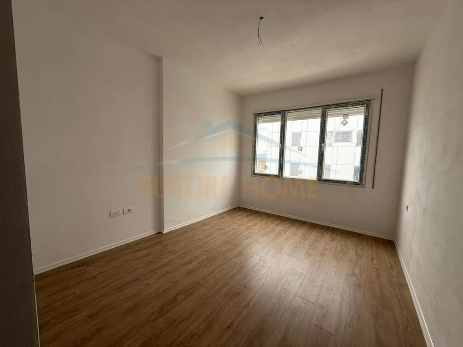 Tirane, shitet apartament 2+1 Kati 3, 116 m² 120.000 € (Kamez)
