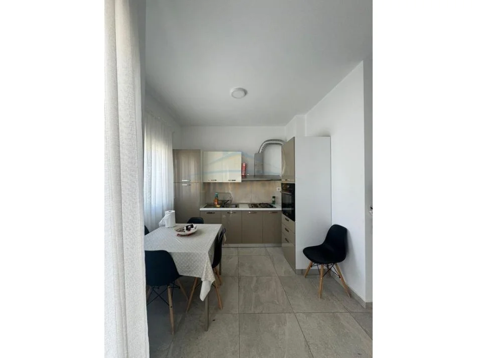 Gjiri Lalezit | Hamallaj, shitet apartament 2+1 Kati 1, 97 m² 240.000 € (Perla Resort)