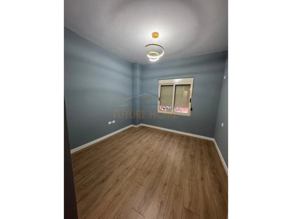 Tirane, shitet apartament 2+1+Ballkon Kati 1, 98 m² 135.000 € (Rruga Shefqet Kuka,fillimi i Freskut.)