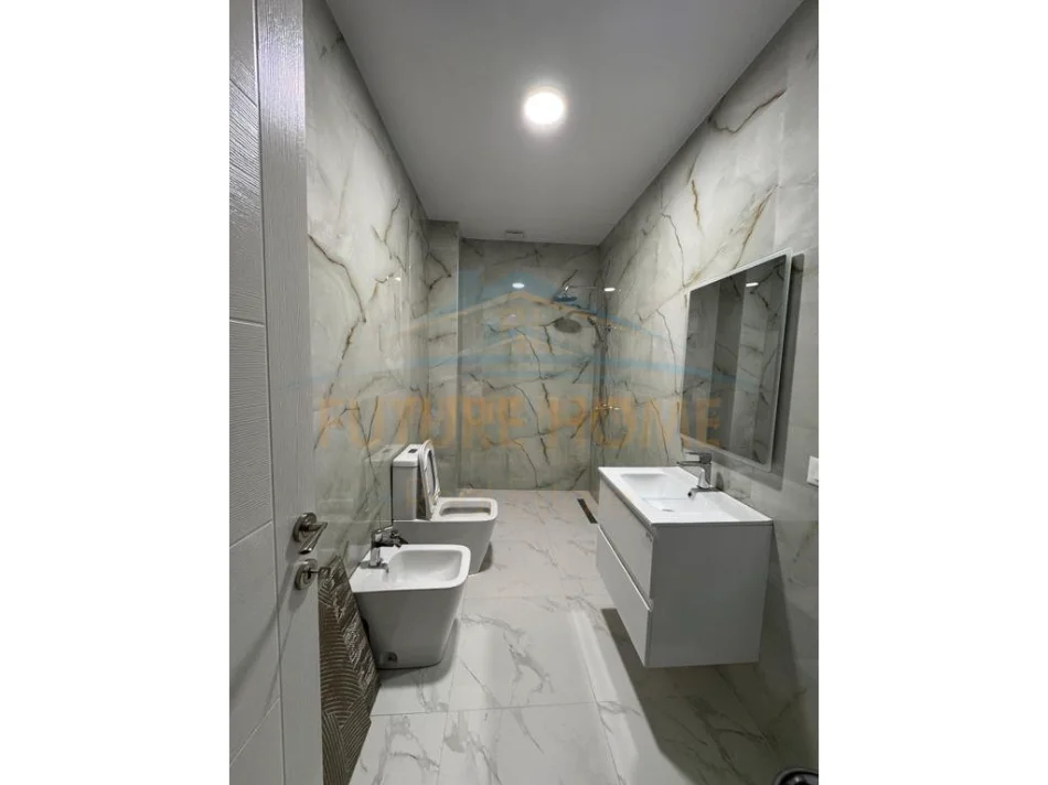 Tirane, shitet apartament 2+1+Ballkon Kati 1, 98 m² 135.000 € (RRUGA SHEFQET KUKA)