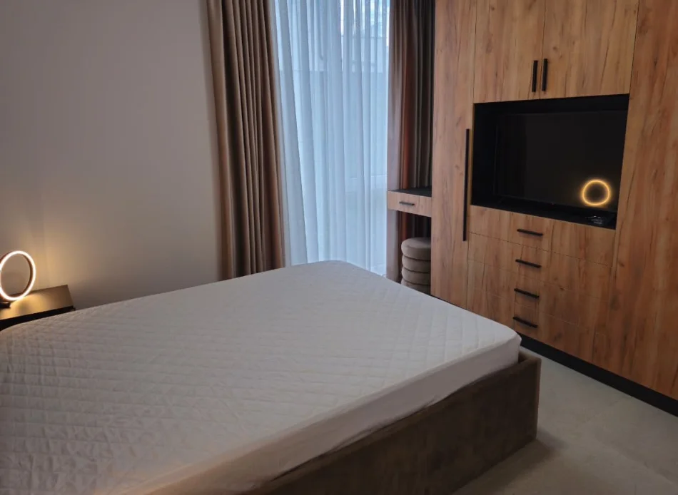 Tirane, jepet me qera apartament 2+1 Kati 1, 100 m² 1.350 € 