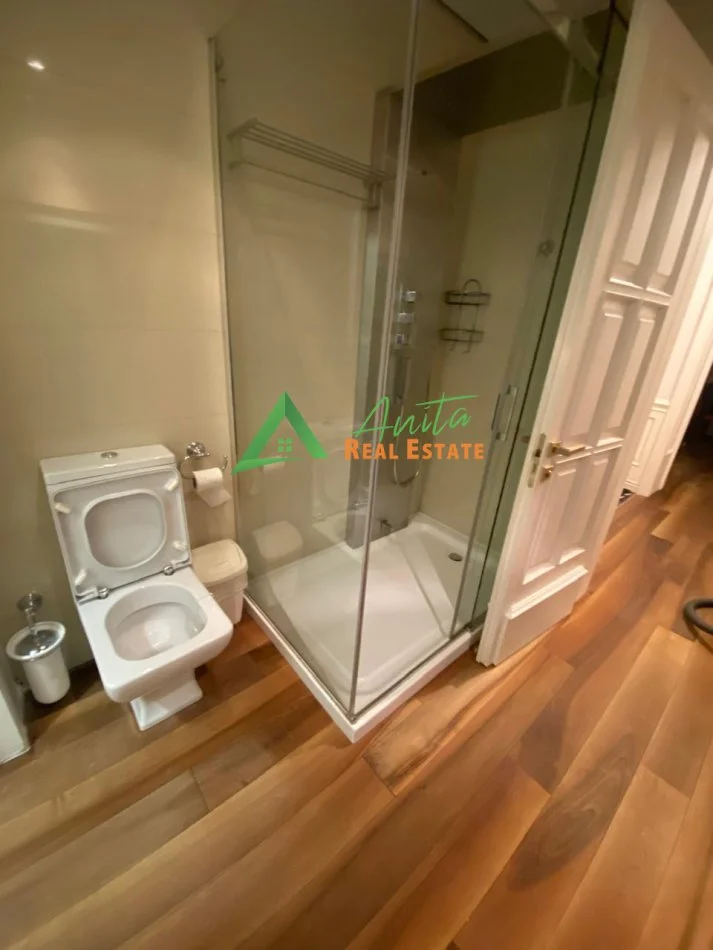 Tirane, jepet me qera apartament 1+1+Ballkon Kati 2, 75 m² 700 € (Afer Shkolles se Kuqe)