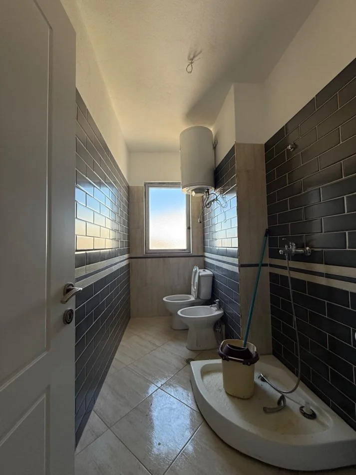 Durres, shitet apartament 2+1+Ballkon Kati 6, 150 m² 100.000 € (Golem)