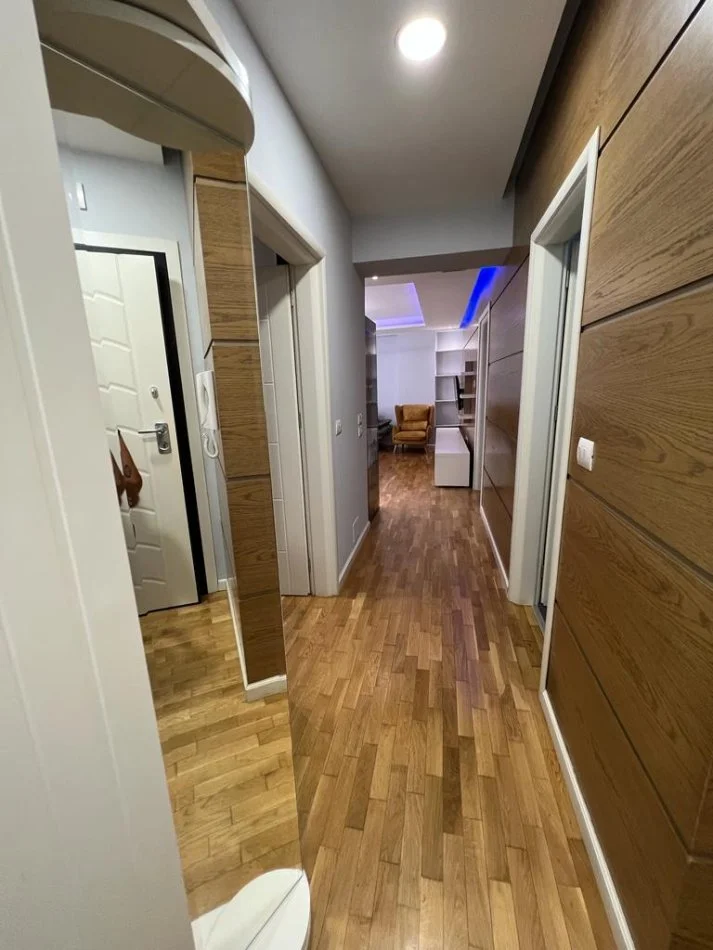 Tirane, jepet me qera apartament 2+1+Ballkon Kati 4, 99 m² 750 € (21 dhjetori)