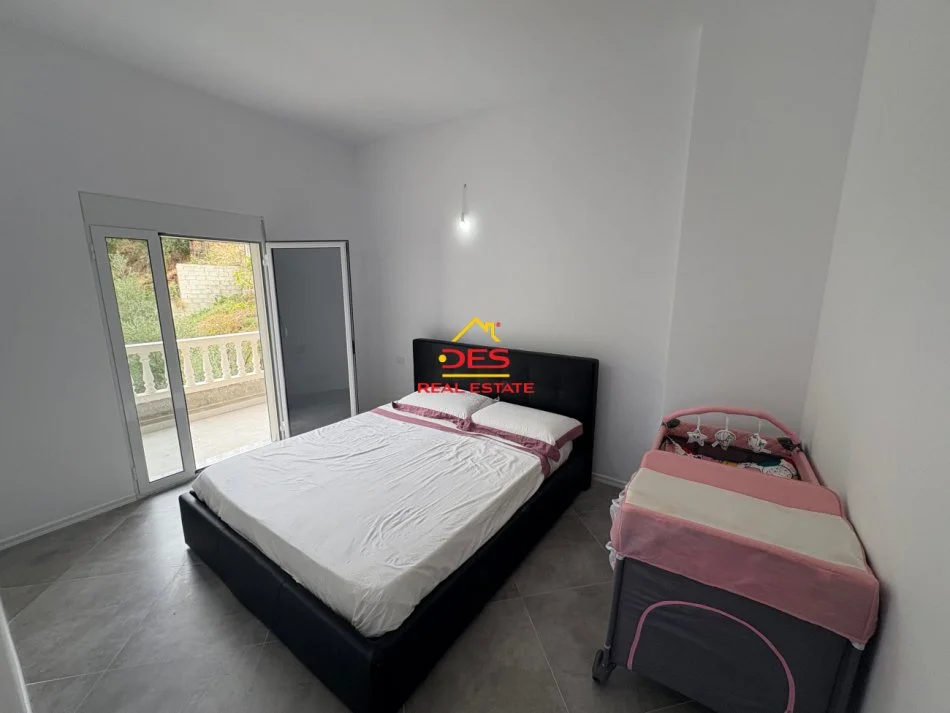 Vlore, jepet me qera Vile Kati 0, 250 m² 1.200 € (Rruga Stefan Pano)