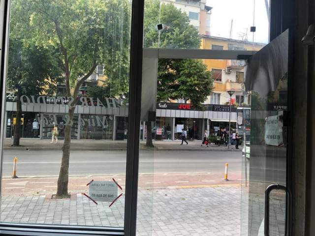 Tirane, jepet me qera dyqan Kati 0, 30 m² 1.200 Euro (Abdyl Frasheri)