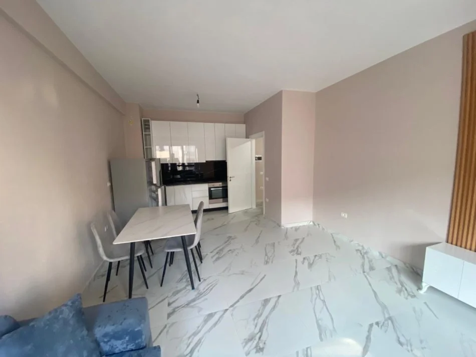 Tirane, jepet me qera apartament 1+1 Kati 4, 75 m² 450 € (Astir)