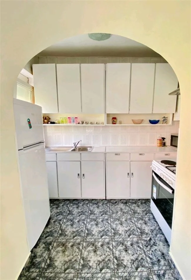 Tirane, jepet me qera apartament 2+1+Ballkon Kati 2, 85 m² 650 € (Rruga Fortuzi)