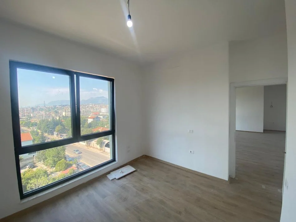 Tirane, shitet apartament 1+1+Ballkon Kati 5, 76 m² 135.000 € (Bulevardi i Ri)