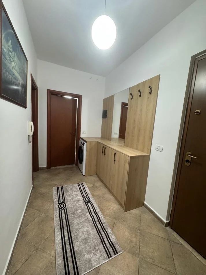 Tirane, jepet me qera apartament 1+1 , 60 m² 500 € (Komuna Parisit)